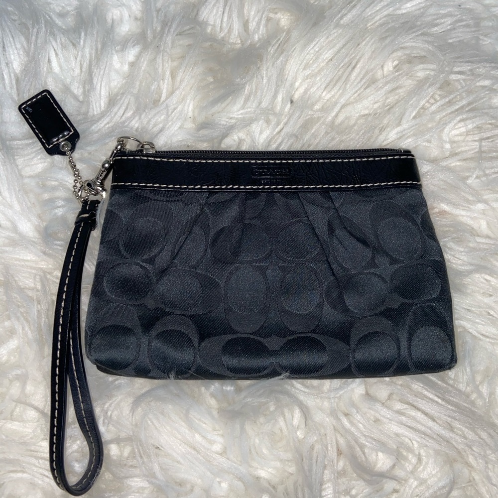 Coach coin or wrist purse!